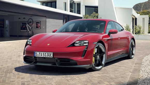 Diversas compañías cuentan con vehículos eléctricos en sus catálogos. Este es el Taycan Turbo S de Porsche.