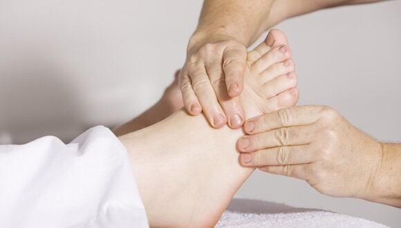 Terapia de masaje en los pies. (Imagen: Pixabay)