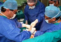 Médicos peruanos extirpan con éxito tumor en menor de 2 años