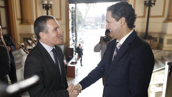 Salvador del Solar llegó al Congreso para reunirse por 20 minutos con su presidente, Daniel Salaverry. (Foto: César Campos/ GEC)