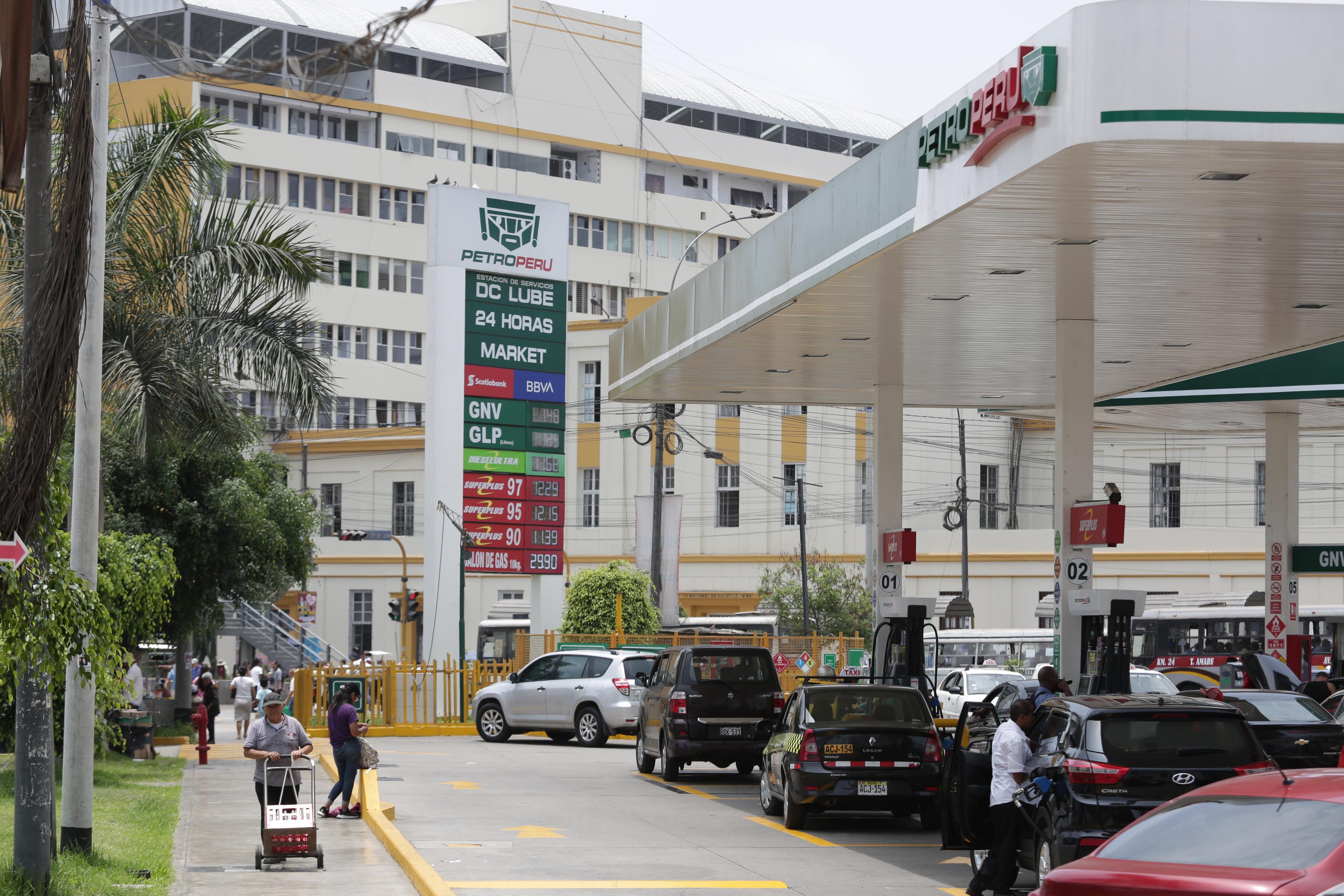 Los grifos deben construirse al una distancia mínima de 50 metros de clínicas y hospitales (Foto: Anthony Niño de Guzmán).