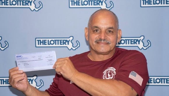 Juan McFaline es el afortunado ganador de un millón de dólares en la lotería. (Foto: Massachusetts State Lottery’s)