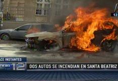 Dos autos se incendiaron en la avenida Arequipa, en Santa Beatriz