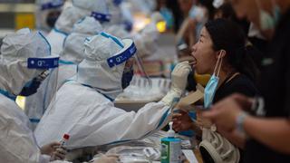 China registra 35 nuevos casos de coronavirus, 13 son por contagio local 