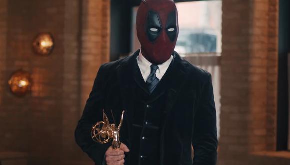 Ryan Reynolds recibe su Emmy con un discurso vestido como Deadpool. (Foto: Captura de video)