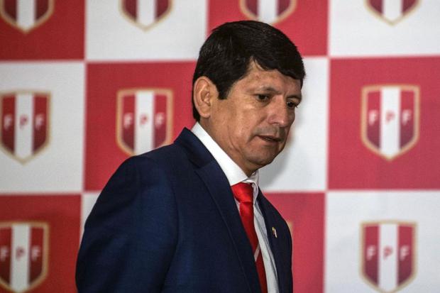 La FPF, presidida por Agustín Lozano, comenzó a tomar más protagonismo en el caso después de perder el repechaje 