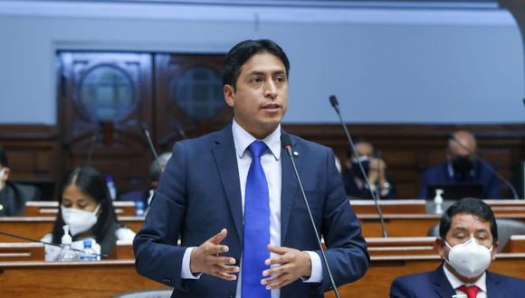 El legislador Freddy Díaz es acusado de violar a una trabajadora de su despacho.