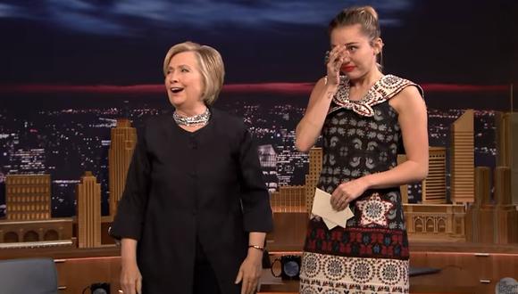 YouTube: Miley Cyrus llora y le pide un abrazo a Hillary Clinton