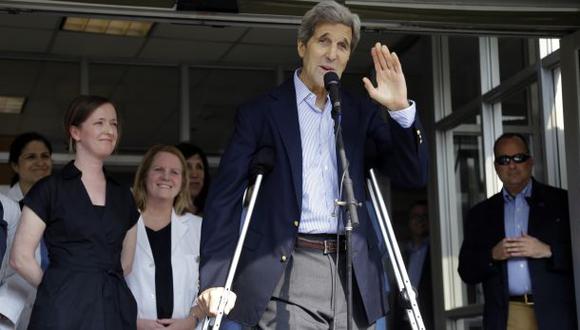 Así dejó John Kerry el hospital tras fractura de fémur [FOTOS]