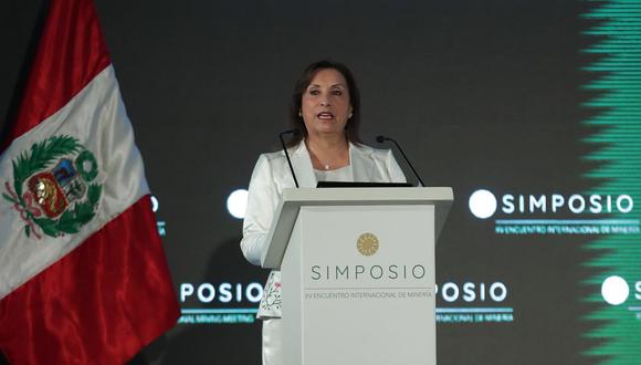 Dina Boluarte dio un discurso en un simposio sobre minería en Miraflores. (Foto: Alessandro Currarino / @photo.gec)