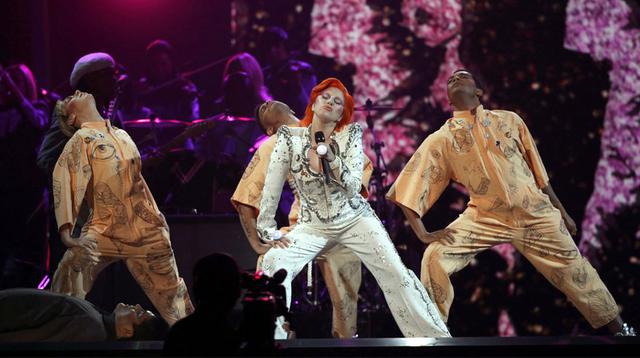 El homenaje de Lady Gaga a David Bowie en el Grammy [FOTOS] - 12
