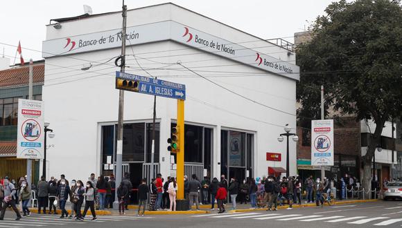 Medidas tomadas por el Banco de la Nación comenzaron a regir en las agencias desde el jueves. (Foto: Violeta Ayasta)