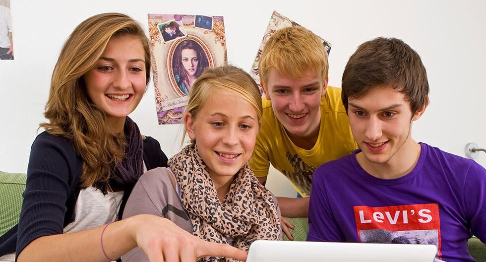 Los niños de hoy pasan la mayoría de sus vidas en línea que fuera de línea, según un estudiorealizado por Kaspersky y iconKids & Youth. (Foto: Kaspersky)