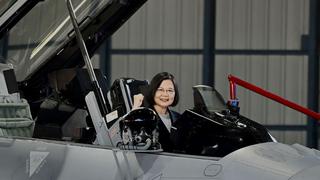 Taiwán presenta su primer escuadrón de sofisticados aviones cazas F-16V en medio de las amenazas de China