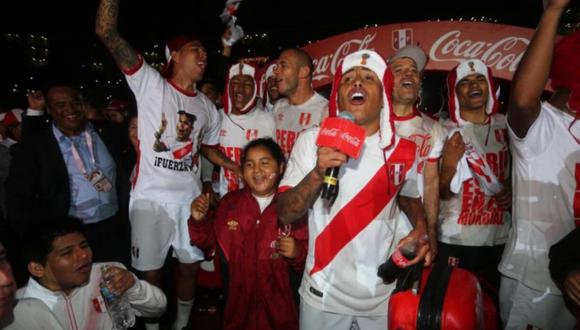 Lo que significa el fútbol en un país que clasifica al mundial luego de 36 años. La selección peruana cortó la mala racha. (Foto: FPF)