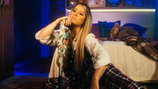 La ecuatoriana Nikki Mackliff  estrena “No vuelvas más”, su reencuentro con su vena pop/ rock