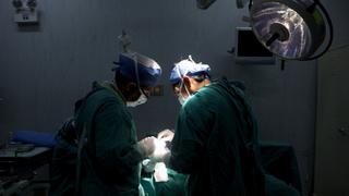 ¿Qué tan probable es que se haga un trasplante de cabeza?