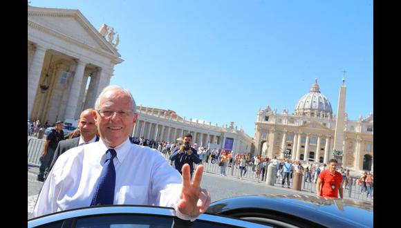 Con su visita al Vaticano, el presidente Pedro Pablo Kuczynski (PPK) formalizó la invitación para que el papa Francisco vaya al Perú en enero próximo. (Foto: Presidencia)