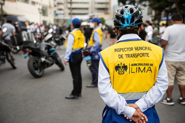El operativo a conductores de motos lineales se realizó en el jirón Camaná. (Foto: Municipalidad de Lima)