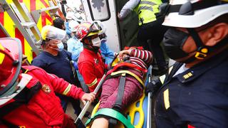 Chorrillos: así fue el rescate de las dos mujeres atrapadas tras deslizamiento de cerro | FOTOS