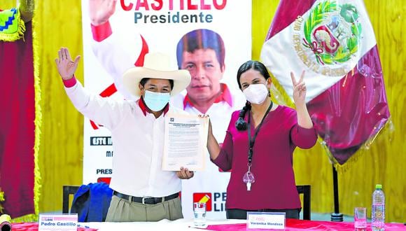 Castillo y Mendoza firmaron un acuerdo político “por la refundación” del país. Este se refiere a la vacunación gratuita, la reactivación económica y otros temas. (Foto: César Bueno)