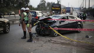 Autopista Ramiro Prialé: dos adultos mayores fallecieron tras choque de automóvil contra un poste