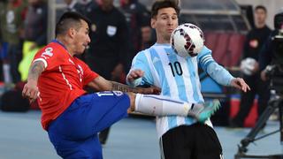 La terrible patada de Gary Medel a Lionel Messi (VIDEO)