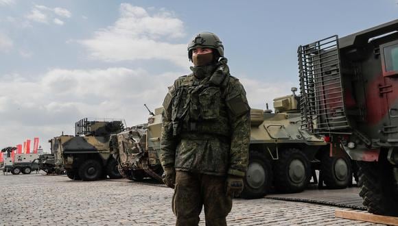 Desde el comienzo de la campaña militar en Ucrania cientos de rusos han sido condenados por criticar la guerra o por supuestas actividades contra el Estado. (EFE/EPA/YURI KOCHETKOV)