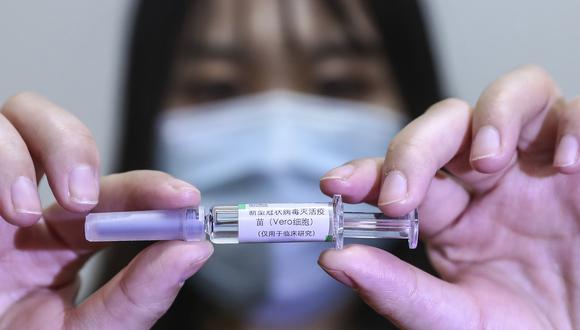 El Minsa añadió que el evento adverso presentado se encuentra en investigación para determinar si está relacionado con la vacuna o existe otra explicación. (Foto: Zhang Yuwei/AP)