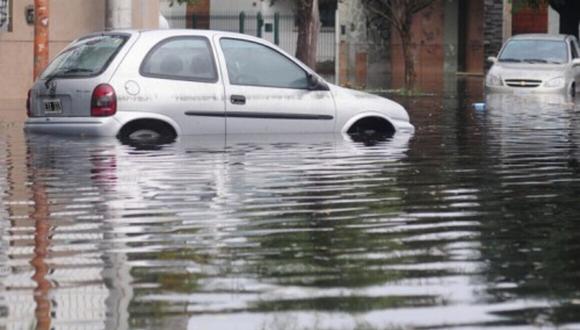 Miles de vehículos se han visto afectados por las inundaciones en Perú