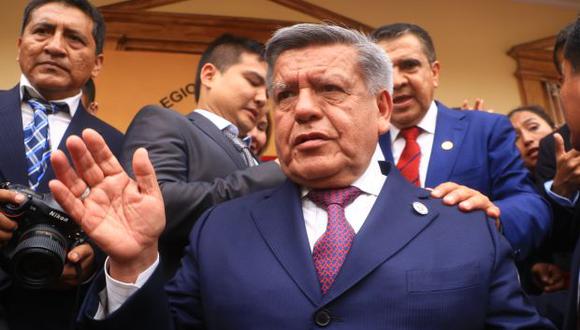 César Acuña llegó a Trujillo para participar de la ceremonia de juramentación del nuevo gobernador regional, Manuel Llempén Coronel. (Foto: Johnny Aurazo / El Comercio)