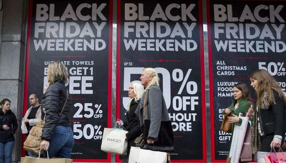 Las principales compañías ofrecerán mega descuentos en sus tiendas online y físicas por el Black Friday o Viernes Negro. (Foto: AFP)