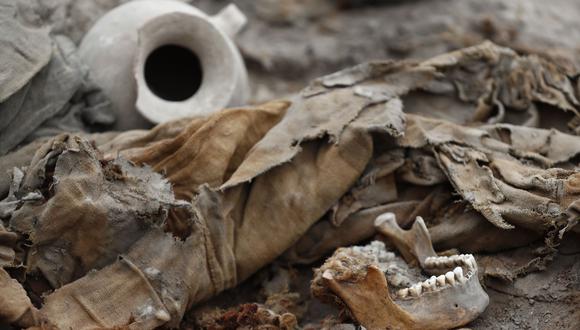 Proyecto de Investigación Tambo Inga ubicó tres fardos funerarios en centro arqueológico del mismo nombre. (Foto: Andina)