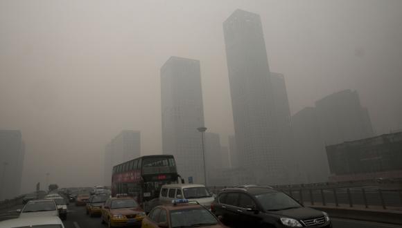 Crecen críticas a Beijing por minimizar el problema del smog