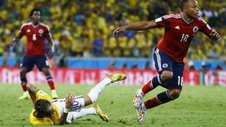 Napoli respalda a Camilo Zúñiga, jugador que lesionó a Neymar