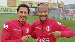 Alberto Rodríguez posa feliz con Lapadula y Lora tras entrenar con la selección peruana | FOTOS