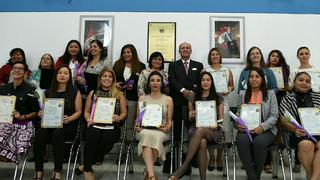 Más del 50% de los nacionalizados peruanos en el último año son mujeres