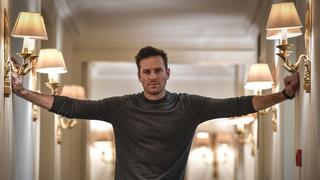 Armie Hammer revela que fue abusado sexualmente y que pensó en suicidarse