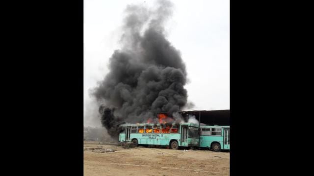 La Libertad: incendio daña dos buses de la Universidad Nacional de Trujillo