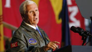 Pence, "alentado" por protestas en Venezuela, promete apoyo duradero a Guaidó