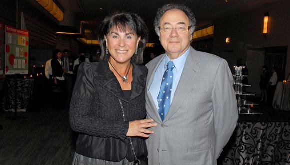 Barry Sherman, fundador del grupo farmacéutico Apotex, y su esposa Honey. (Reuters).