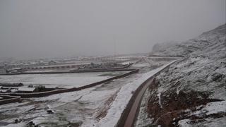 Puno: intensa nevada en Carabaya afecta tránsito en carretera y pastizales