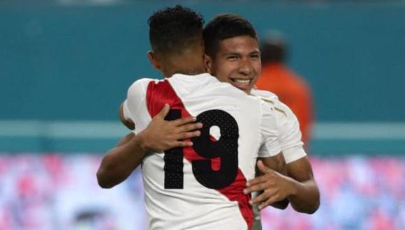 Edison Flores celebra su gol tras gran jugada colectiva. (Foto: FPF)