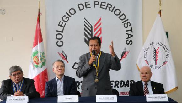 Max Obregón, decano del Colegio de Periodistas del Perú, reiteró la oposición de su institución a la ley que prohíbe la publicidad estatal en medios de comunicación privados. (Foto: Andina)