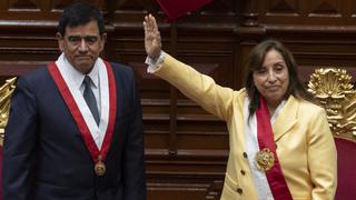Pedro Castillo fue vacado tras dar golpe de Estado: Dina Boluarte juró como nueva presidenta del Perú en el Congreso