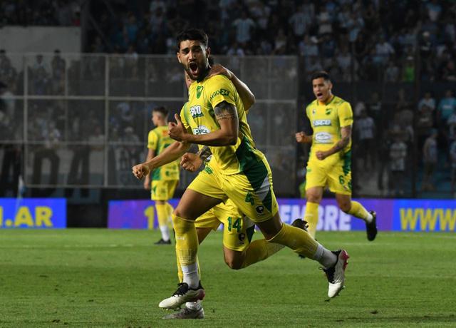 Racing cayó 2-1 ante Defensa y Justicia por la fecha 19 de la Liga Profesional Argentina 2021 en el ‘Cilindro’ de Avellaneda.