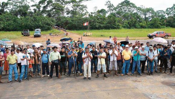 Nativos toman base de Petro-Perú y exigen diálogo con la PCM