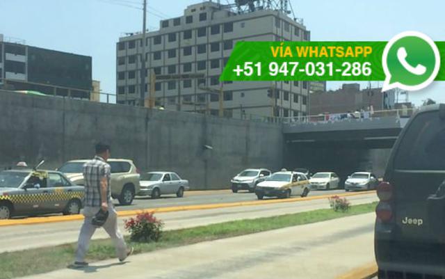 Peatones imprudentes: hombre bajó de auto en plena Vía Expresa - 2
