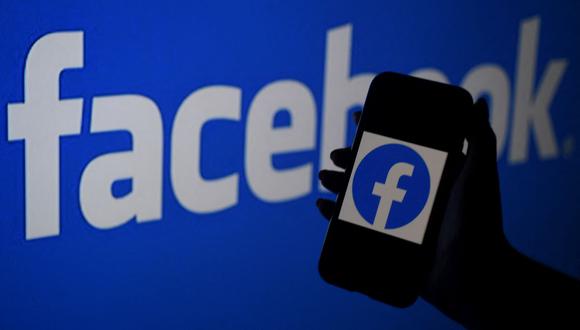 Facebook apenas dedica recursos contra la información falsa fuera de Estados Unidos, según filtración. (OLIVIER DOULIERY / AFP).