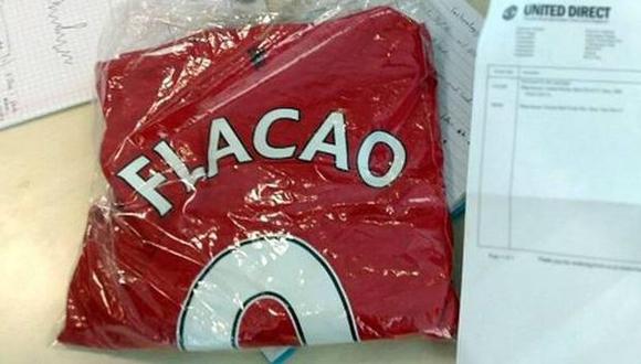 El grueso error en la camiseta de Falcao en Manchester United